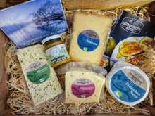 Lade das Bild in den Galerie-Viewer, Käsebox "Müritz" - Bockshornklee mit persönlicher Grußkarte