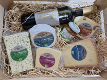 Lade das Bild in den Galerie-Viewer, Käsebox "Gourmet" mit persönlicher Grußkarte